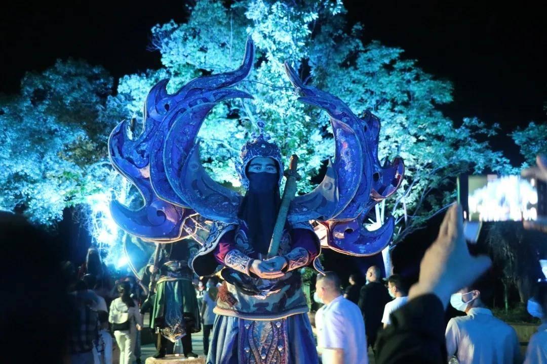 一夫当关万夫莫开的意思